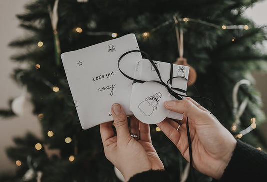 15. Türchen: Baumanhänger & Geschenkpapier zum Ausdrucken 🖤