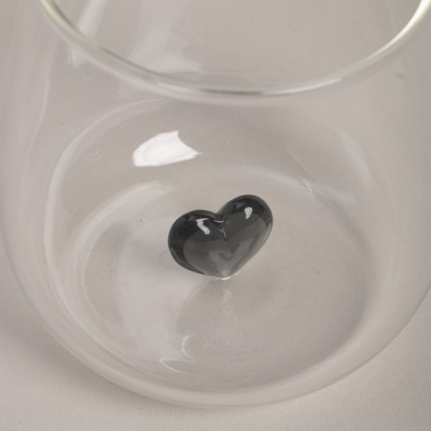Trinkglas Herzfigur schwarz im 4er Set