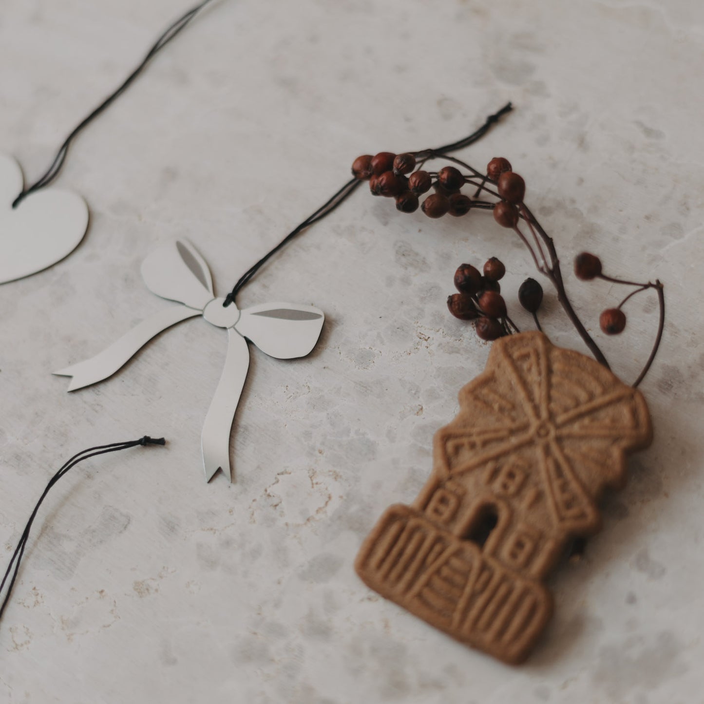 Detailansicht des Schleifenanhängers mit Gewürz und Spekulatius