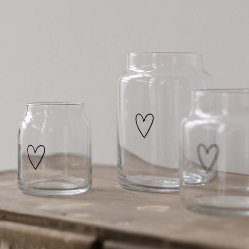 Vase en verre avec un coeur