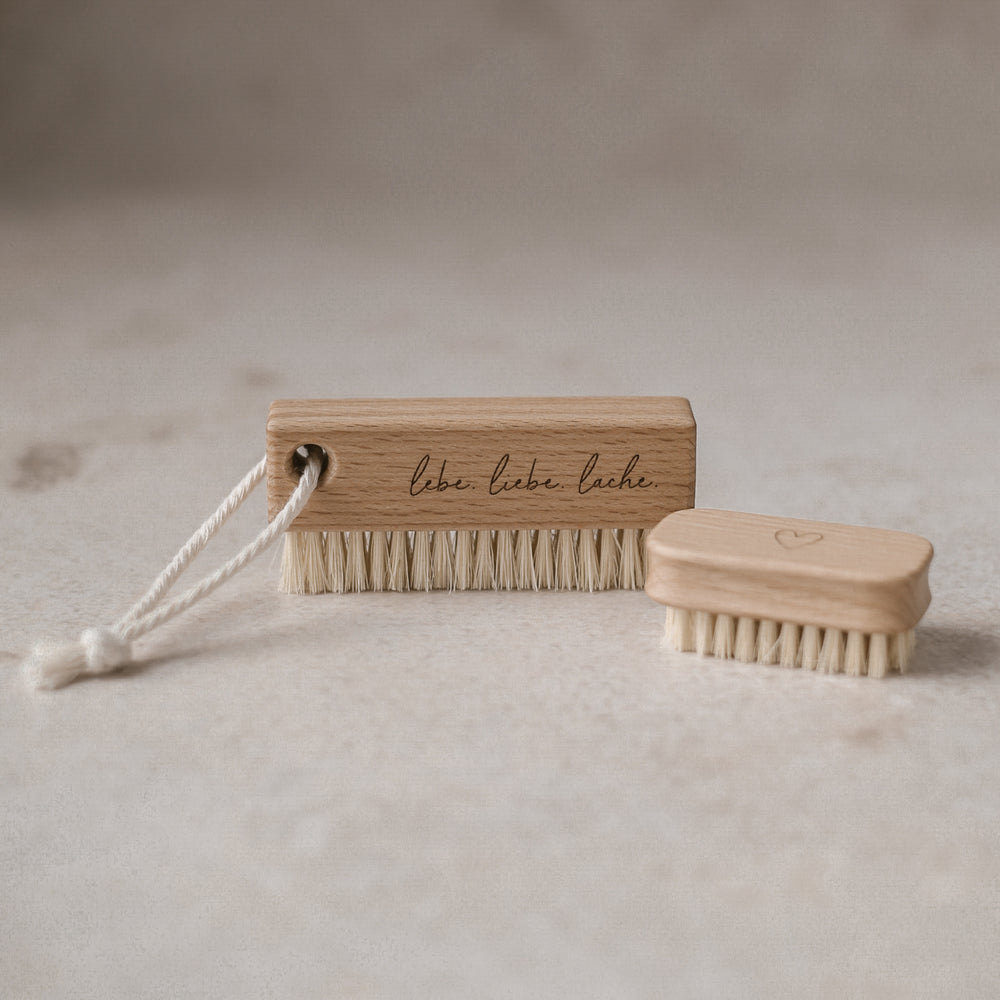 Brosse à ongles Lebe Liebe Lache
